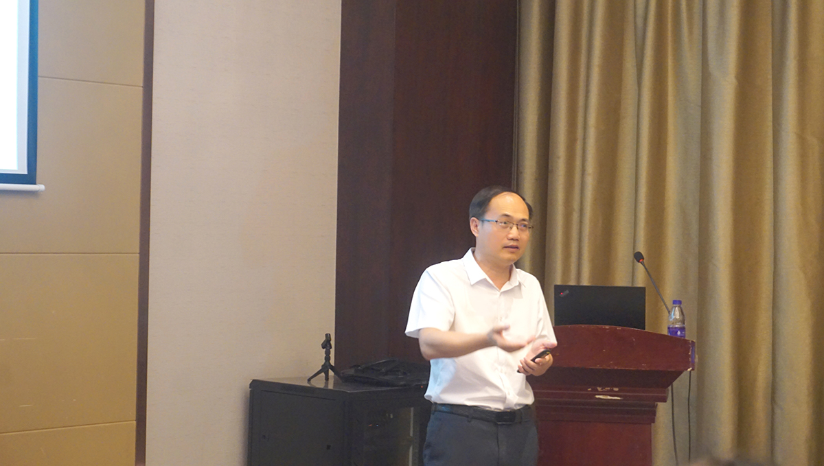 江苏省净水设备制造行业协会健康饮水专业委员会主任 龙云良